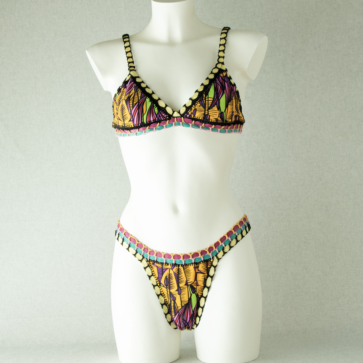 bikini malefica açai fronte